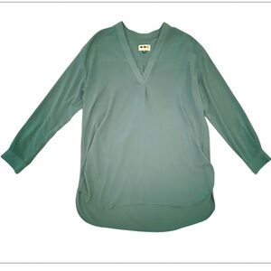 CCH Collection Green/Blue Oversized Long Sleeve V-neck Blouse Size Medium $178